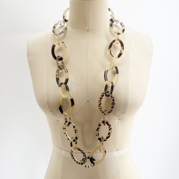 Animal Print Lightweight Jungle Resin Link Necklace - Picture 1 of 4